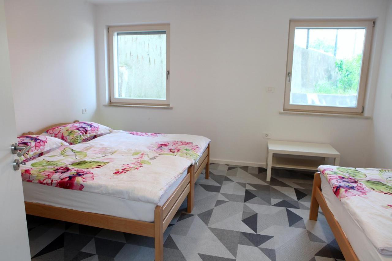 Villa Uma Изола Екстериор снимка